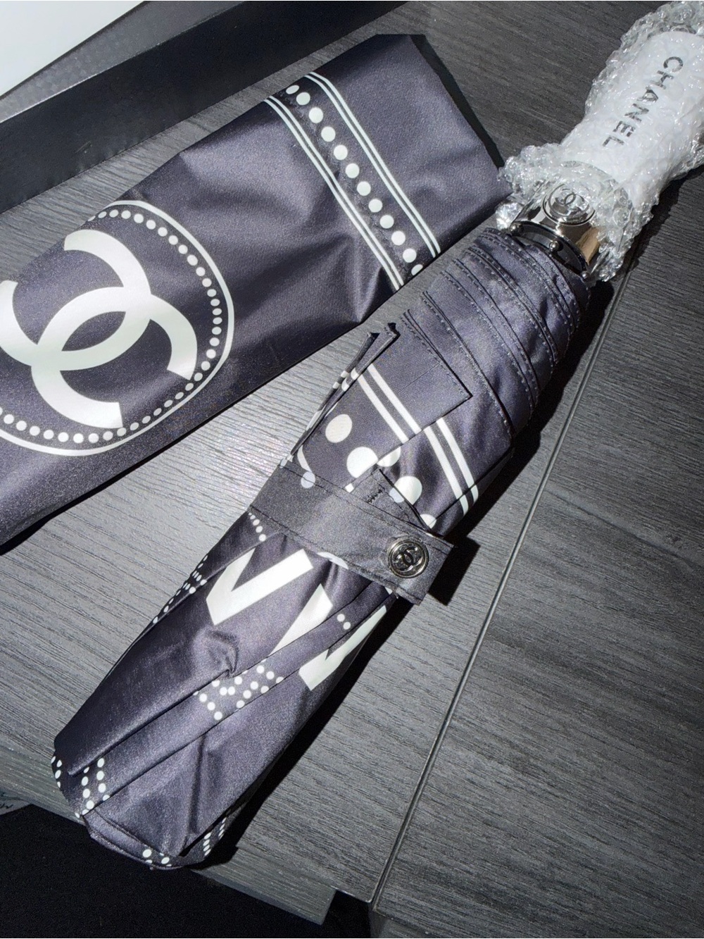 GWP-Chanel Black and White Designer Compact Umbrella - Women Accessories - Picture 3 of 4